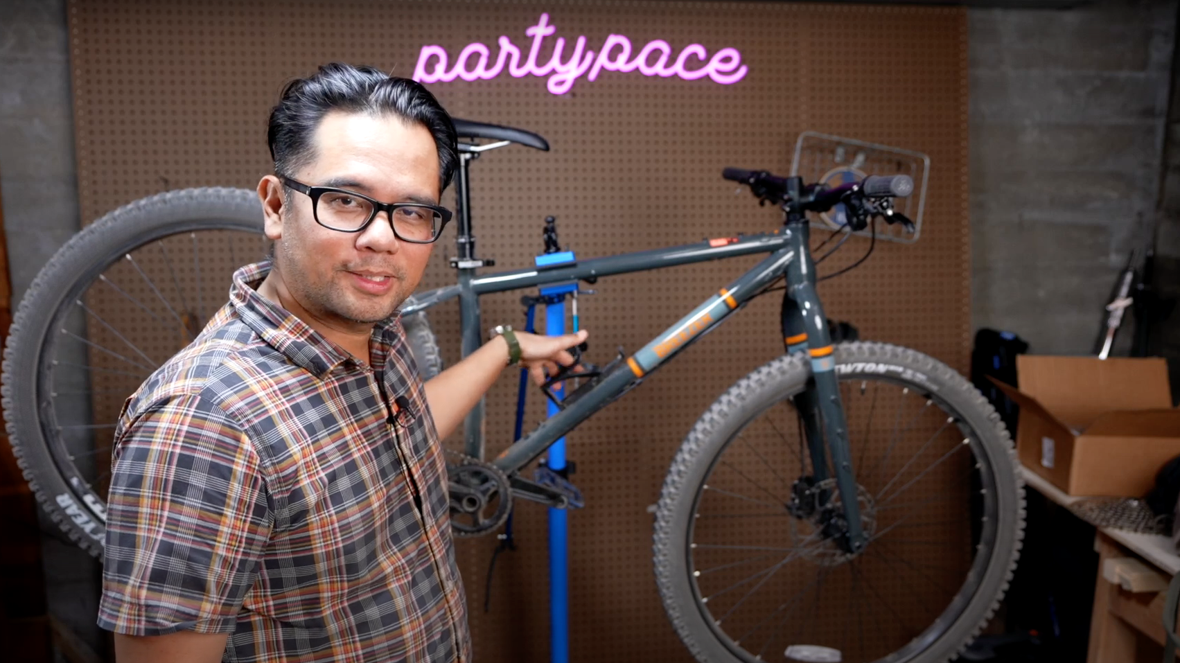 Path Less Pedaled reviews the Thunder!