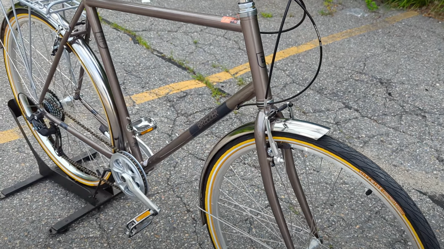 Downtown EX Review: A Stylish Cruiser Actually Worth Riding!